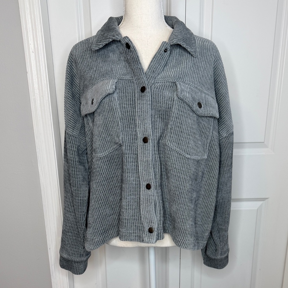 Weekend Los Angeles Grey Corduroy Crop Snap Front Jacket Shacket Medium Fall